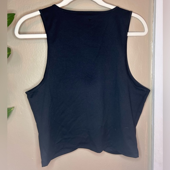 NWT Victoria Secret Workout Top - Picture 3 of 3